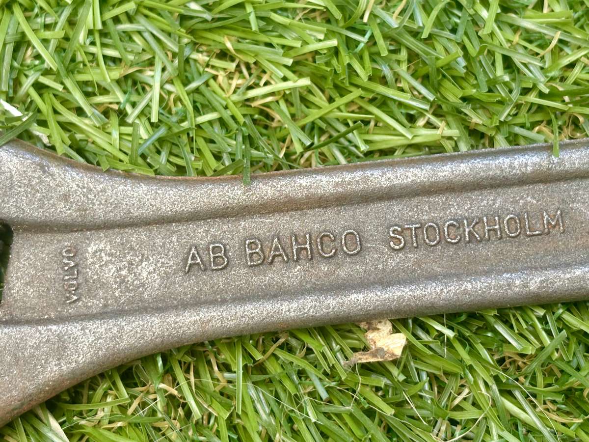 Bahco adjustable wrench shifting spanner + plumb line chalk line wind up non magnetic