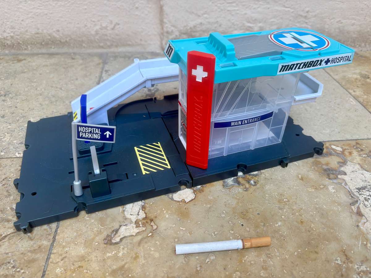 Matchbox action driver play set hospital Mattel plus car spine buster