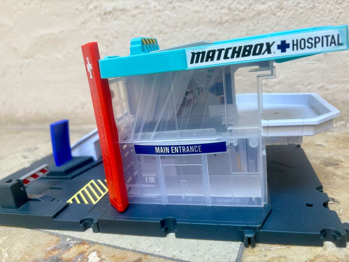 Matchbox action driver play set hospital Mattel plus car spine buster