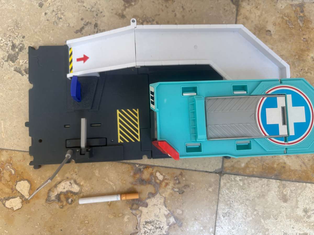 Matchbox action driver play set hospital Mattel plus car spine buster