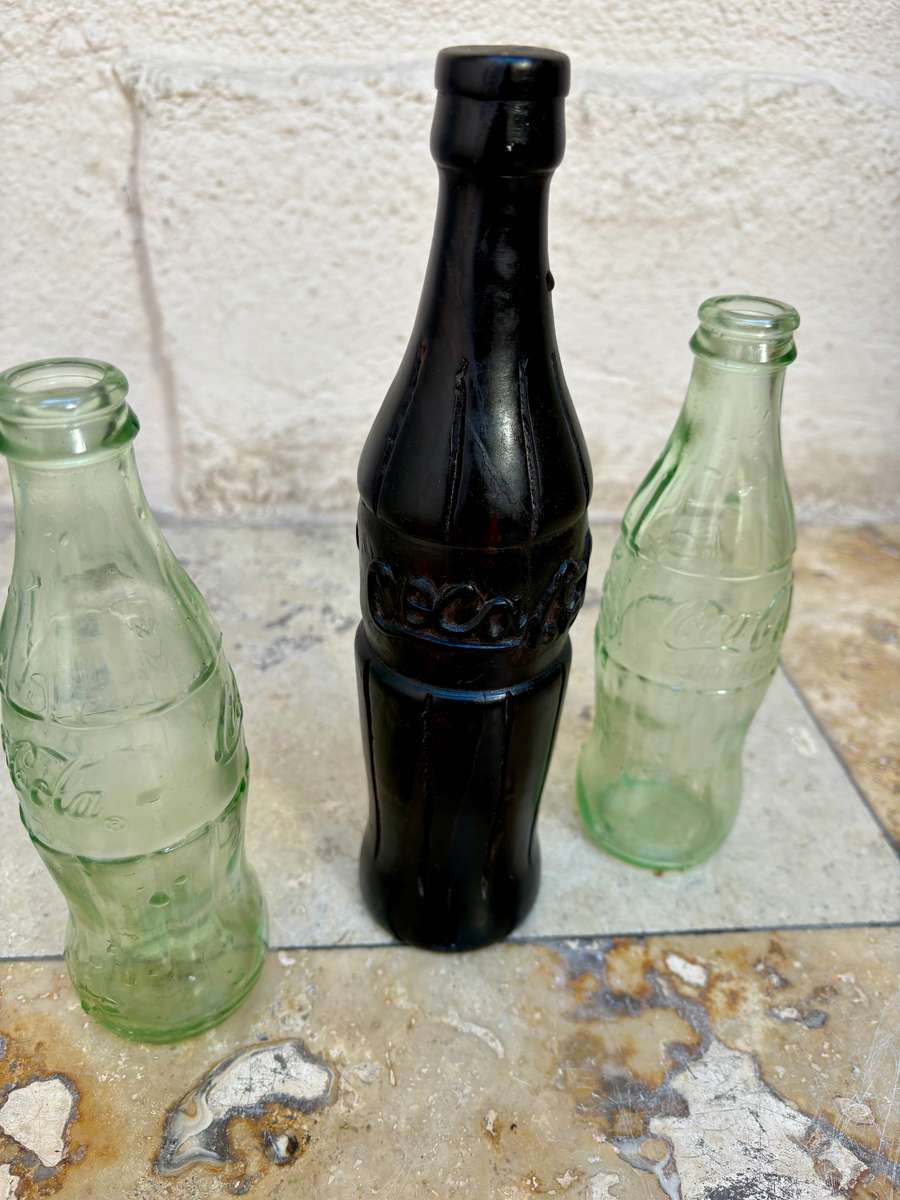 vintage ebony wood coke bottle sculpture with pair of coke glass pre deposit Coke 250 mm