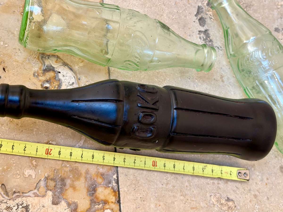 vintage ebony wood coke bottle sculpture with pair of coke glass pre deposit Coke 250 mm