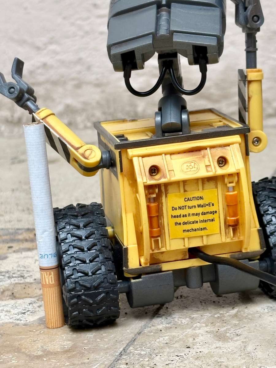 Disney Pixar wall-E thinkway toys robot remote control toy 2008