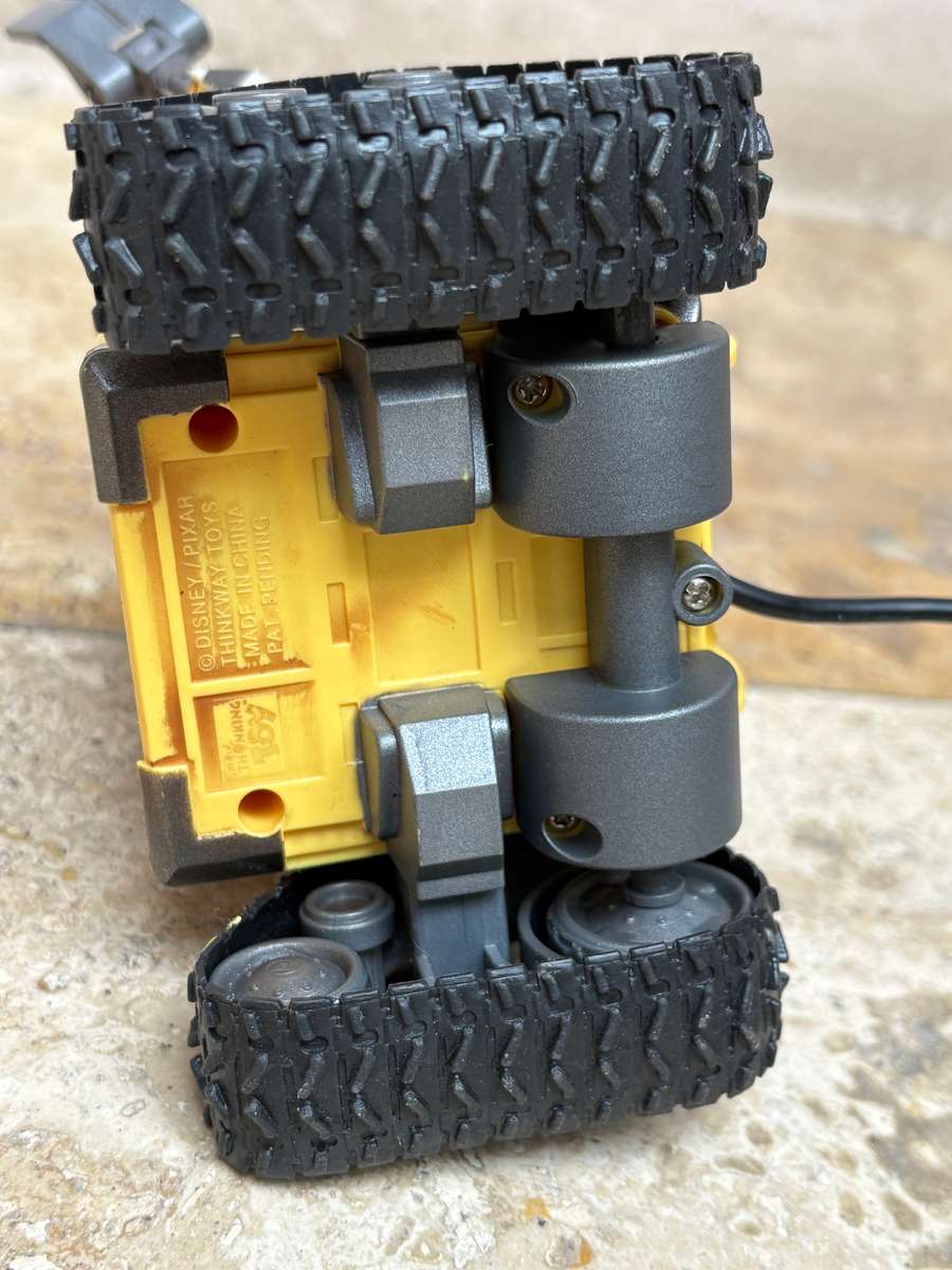 Disney Pixar wall-E thinkway toys robot remote control toy 2008