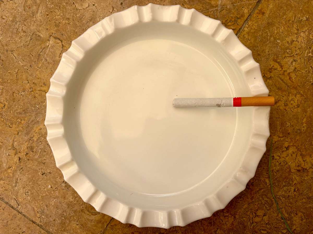 Vintage Fenton cabbage rose milk glass ashtray