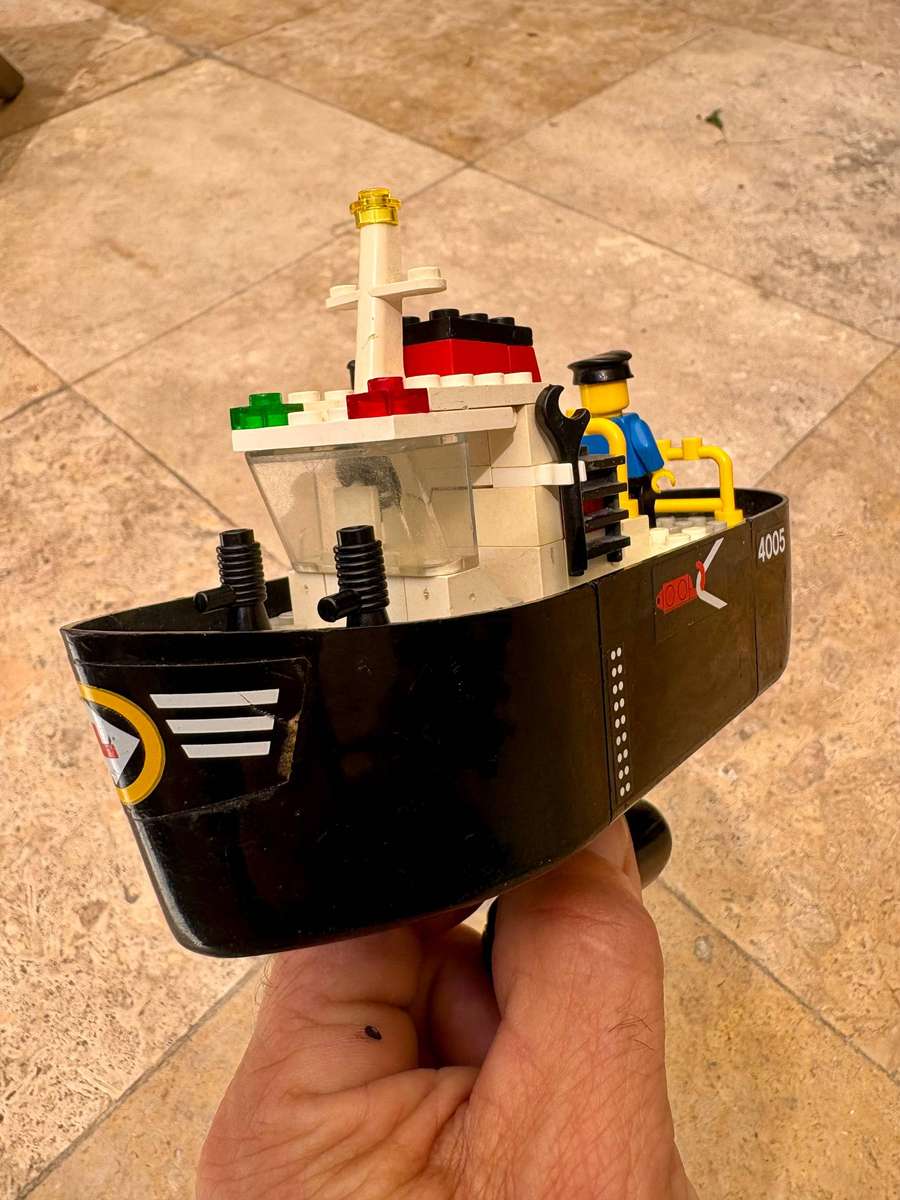 Vintage Lego tug boat 4005 1982 sold as spares
