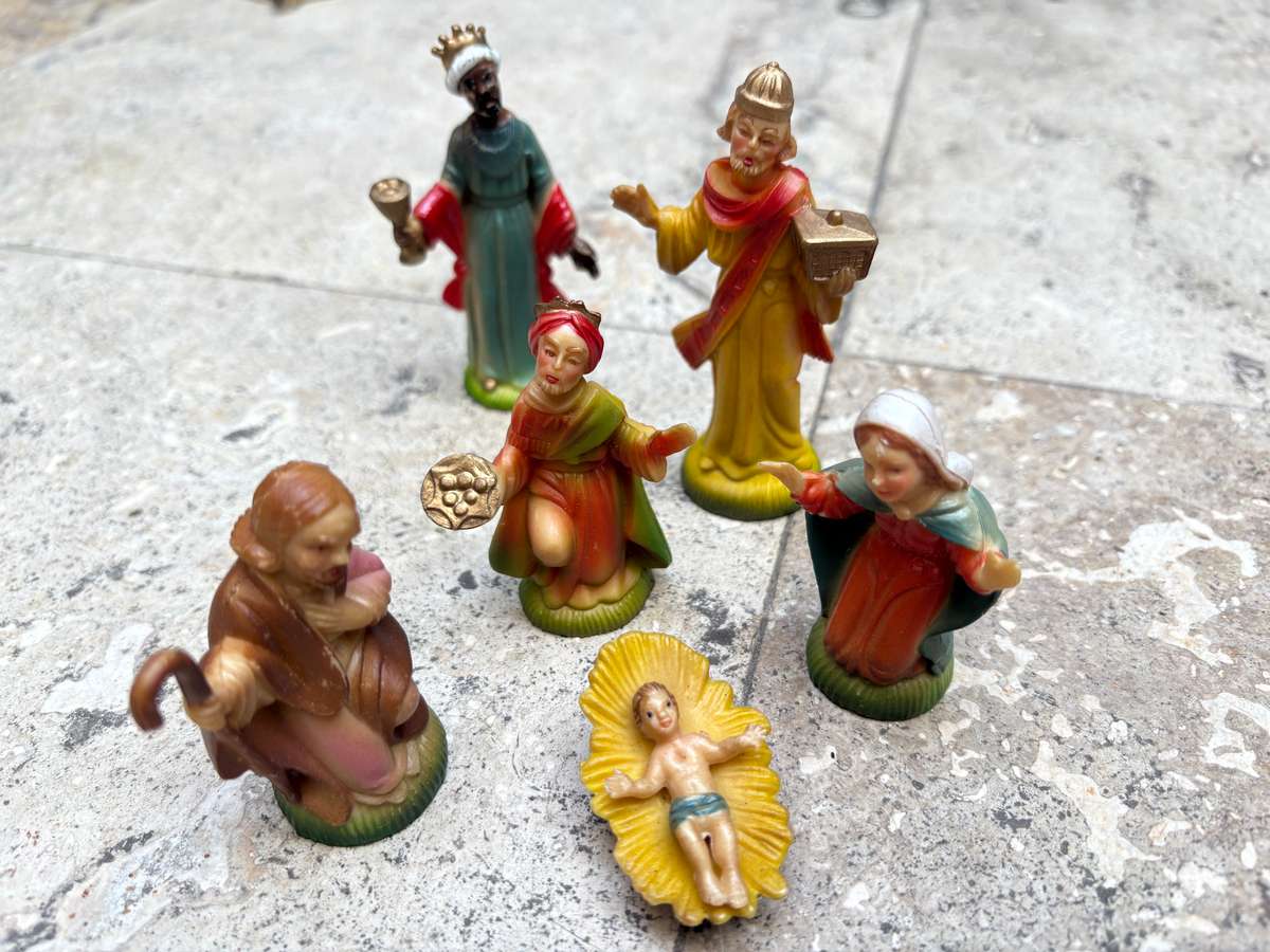 Vintage nativity set pvc Italy 10 piece