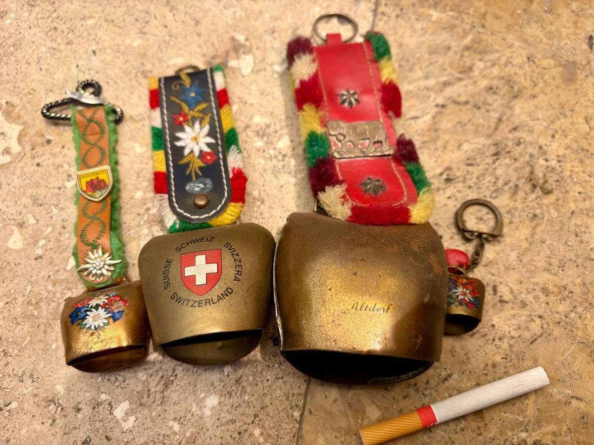 Vintage cow bell lot of 4