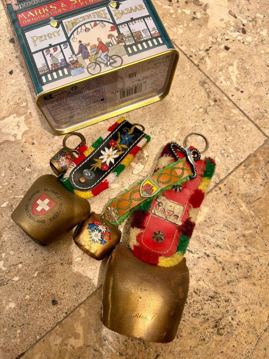 Vintage cow bell lot of 4