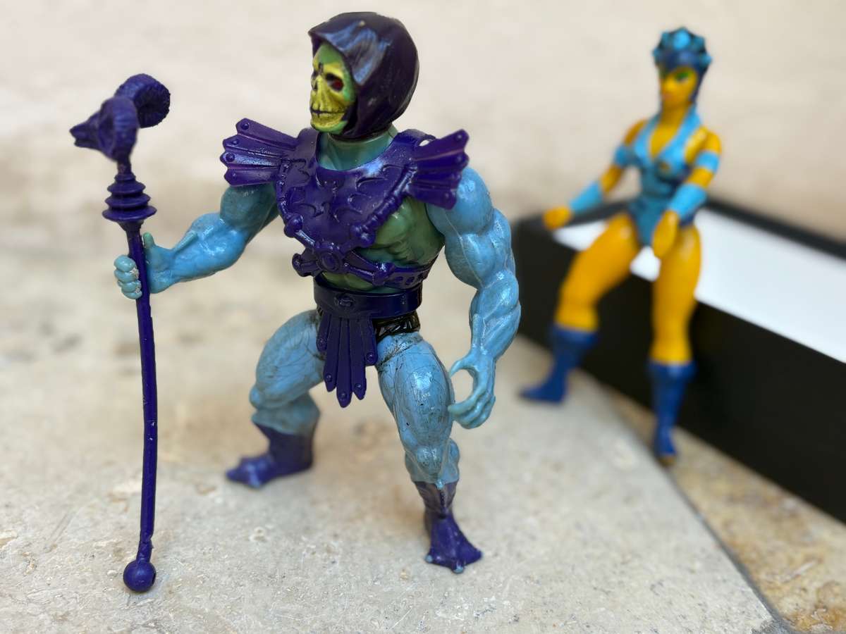 He man 1982 Skelitor and  Evil-Lyn of He-Man-Masters of the Universe 87 Vintage Figure pair