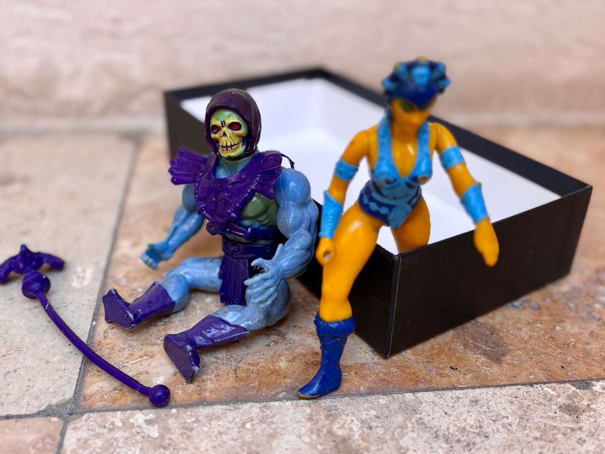 He man 1982 Skelitor and  Evil-Lyn of He-Man-Masters of the Universe 87 Vintage Figure pair