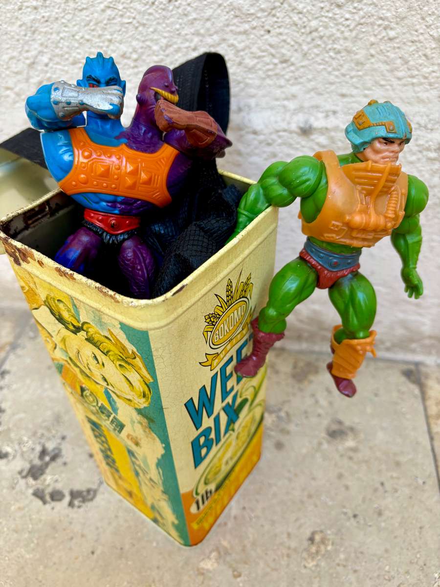 Vintage Man at Arms He-man Classics He man Masters Of The Universe + Two Bad action figure pair