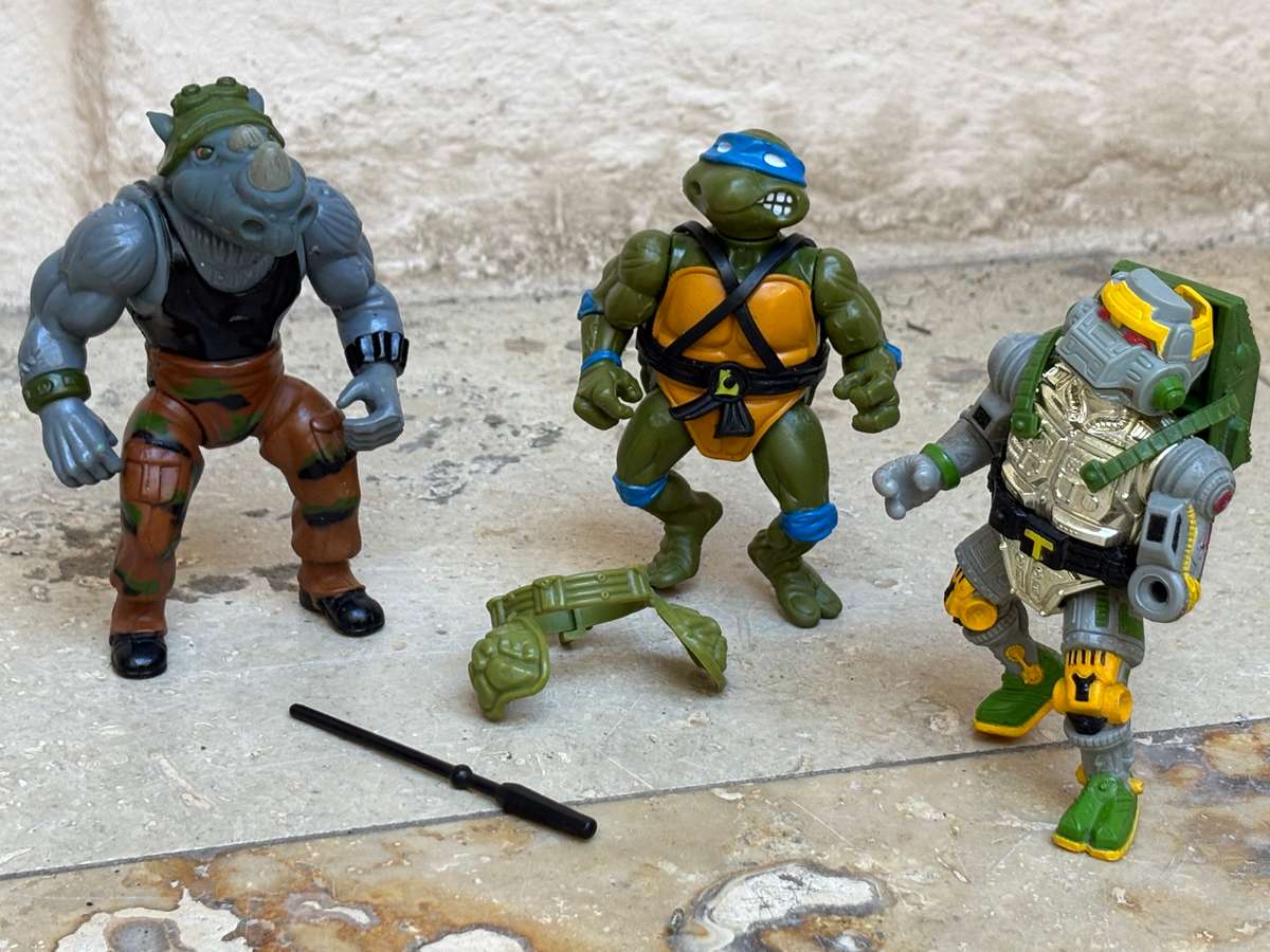 Vintage Donatello rocksteady and Metalhead figure lot TMHT ninja turtle playmates lot