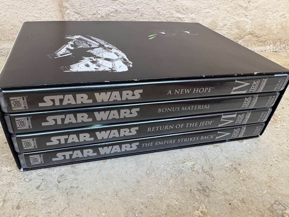 star wars trilogy box set 4 disc dvd set with starwars  wallet