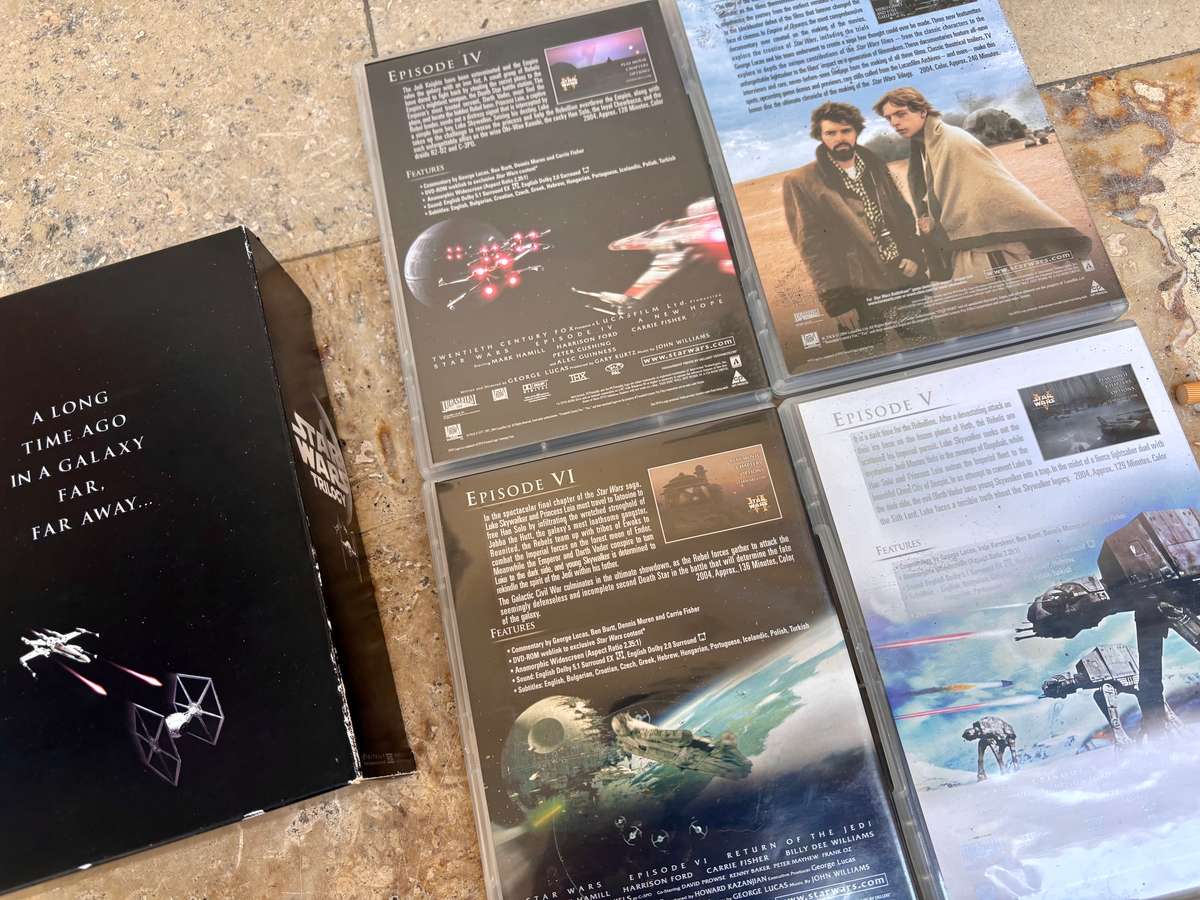 star wars trilogy box set 4 disc dvd set with starwars  wallet