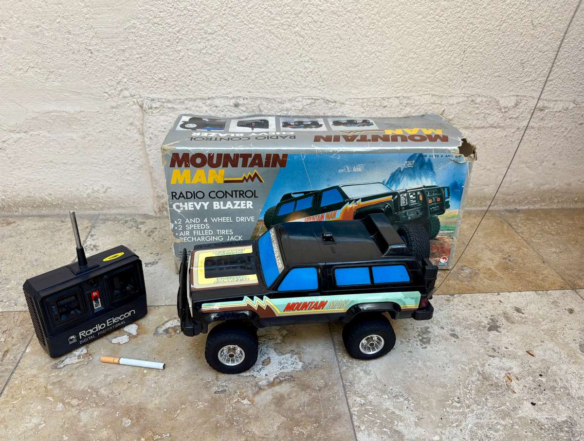1981 Shinsei radio control Electron vintage Mountain Man Chevy Blazer car