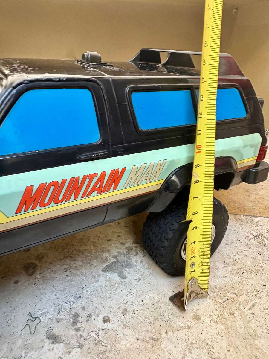 1981 Shinsei radio control Electron vintage Mountain Man Chevy Blazer car