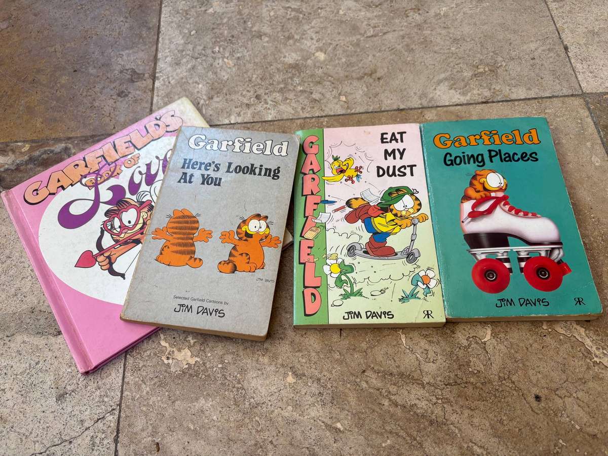 Garfield comic book lot of 4 Jim Davies