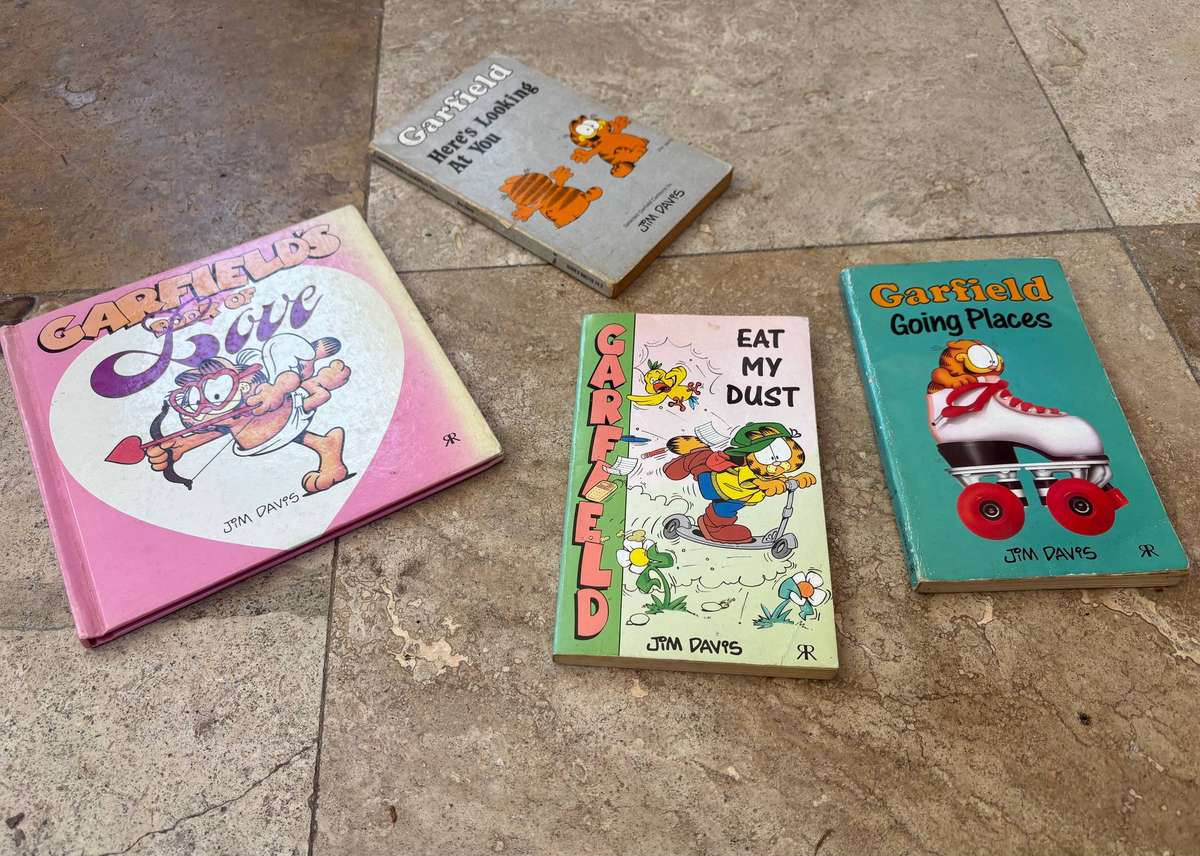 Garfield comic book lot of 4 Jim Davies