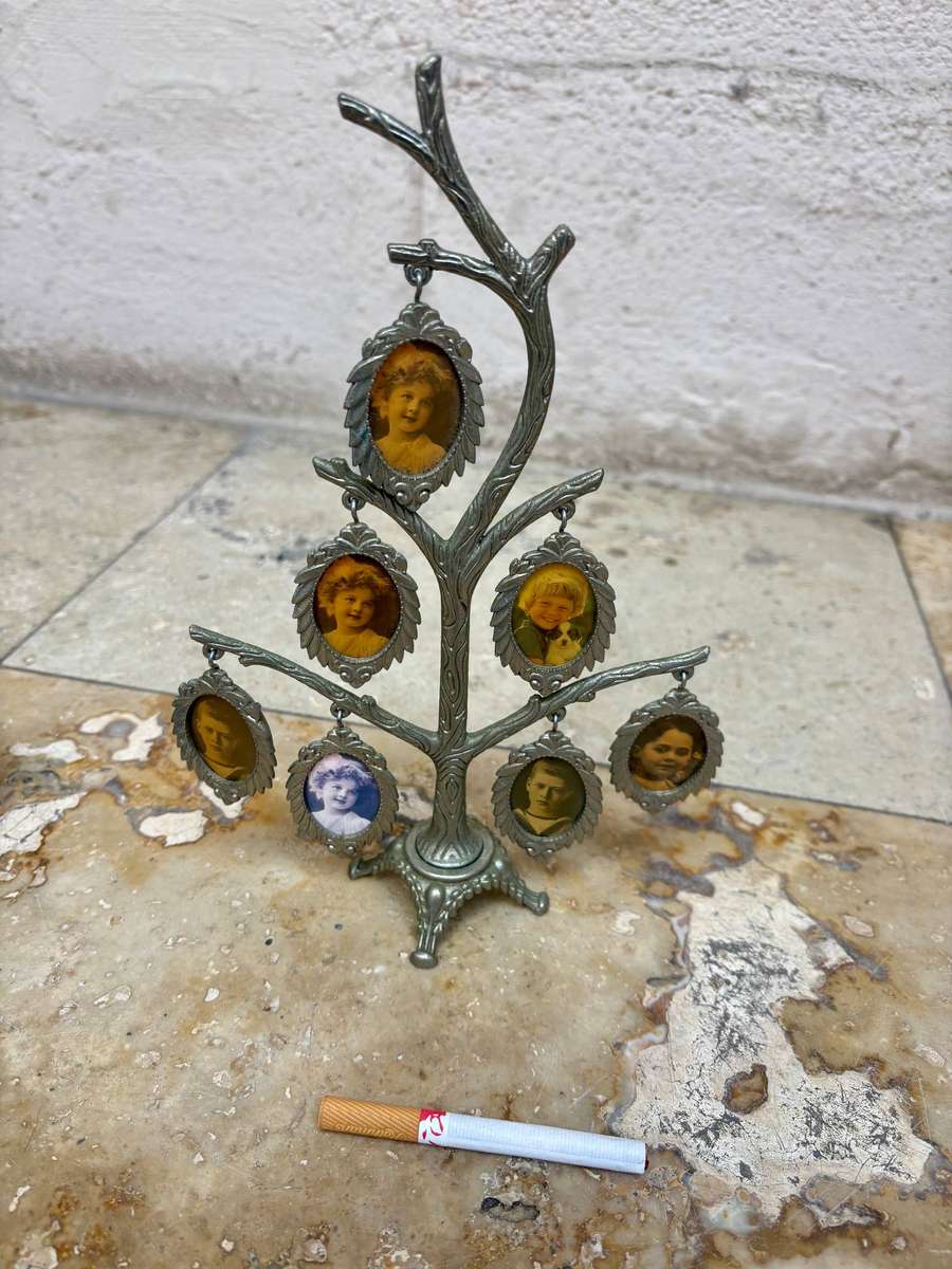Vintage family tree picture frames ,7 hanging frames silver plate freestanding