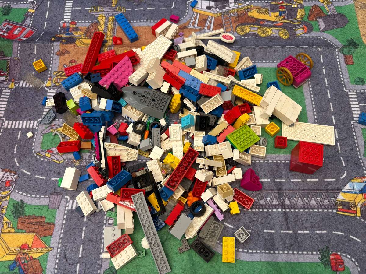 Lego randum lot in Lego pvc box with Lego play mat