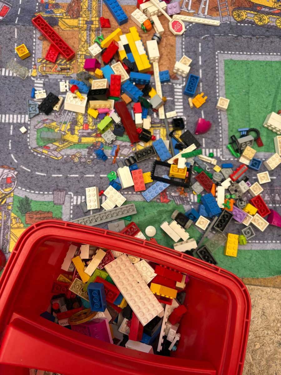 Lego randum lot in Lego pvc box with Lego play mat