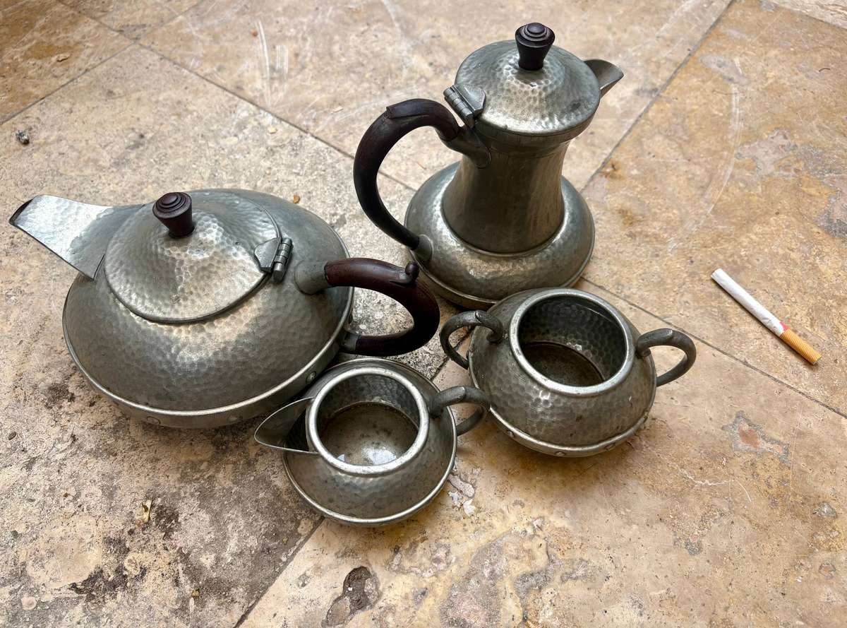 Vintage Craftsman Sheffield hammered Pewter tea set of 4 , Bakelite handles