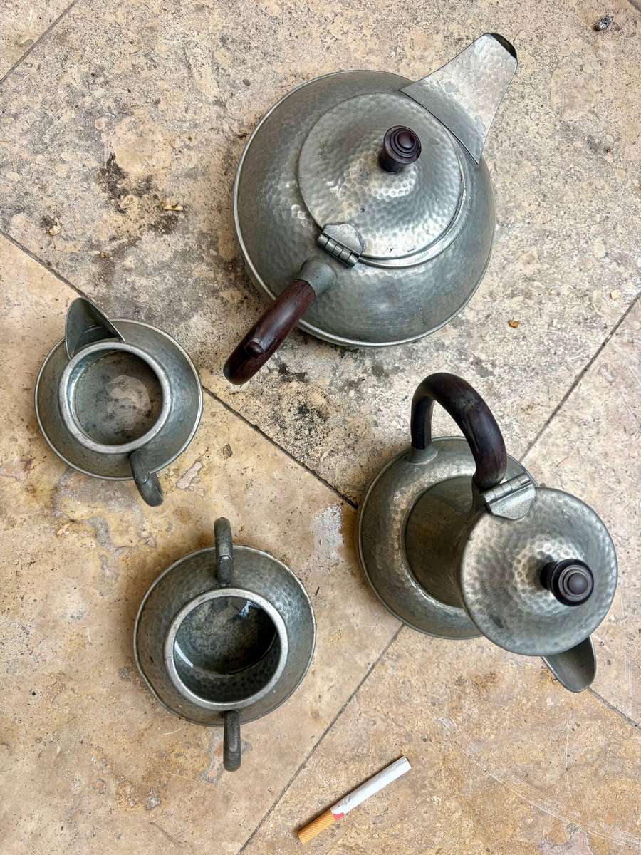 Vintage Craftsman Sheffield hammered Pewter tea set of 4 , Bakelite handles