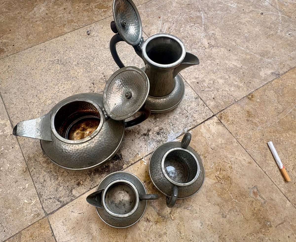 Vintage Craftsman Sheffield hammered Pewter tea set of 4 , Bakelite handles