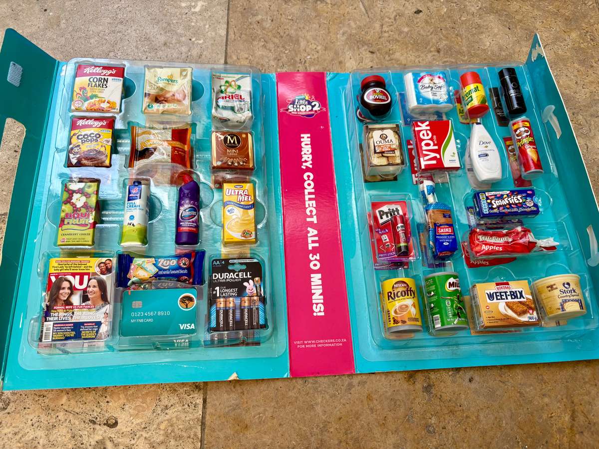 CHECKERS LITTLE SHOP COMPLETE SET 2 COLLECTORS CASE  mini Collectables 30 piece 2017