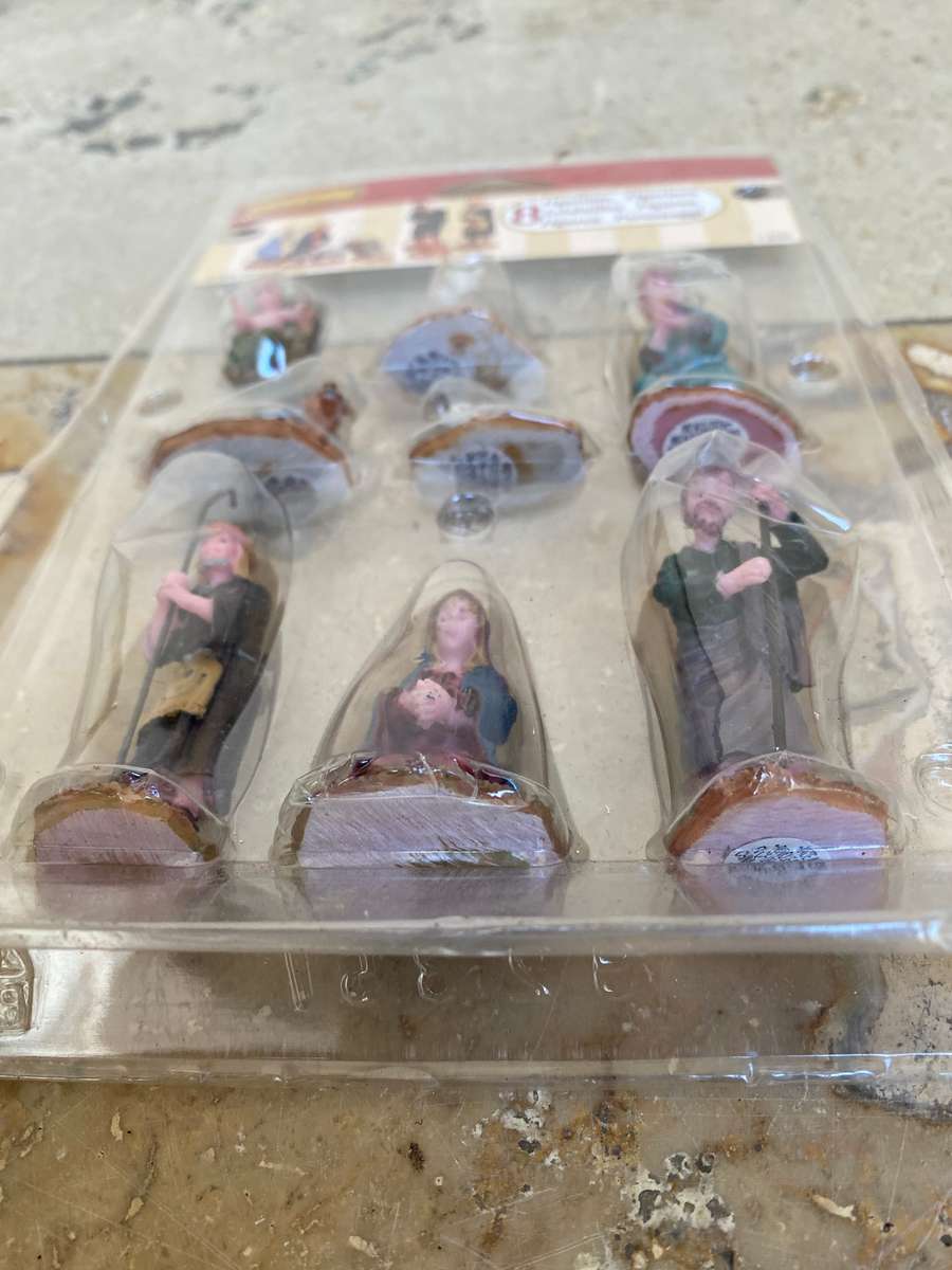 Vintage Lemax nativity  figures set of 8  #92351