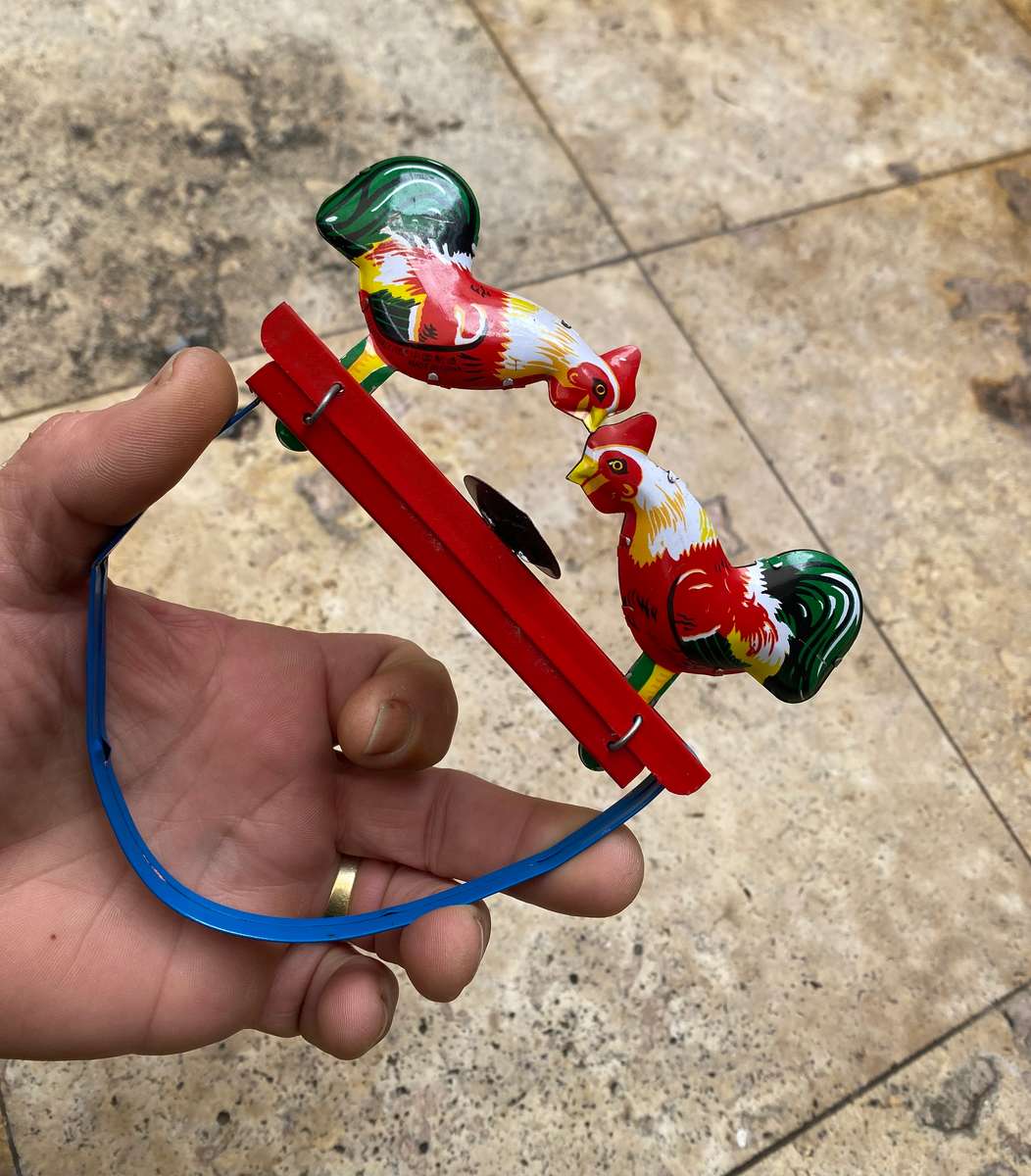 Vintage chicken feed tin toy cock hen rooster squeeze mechanical