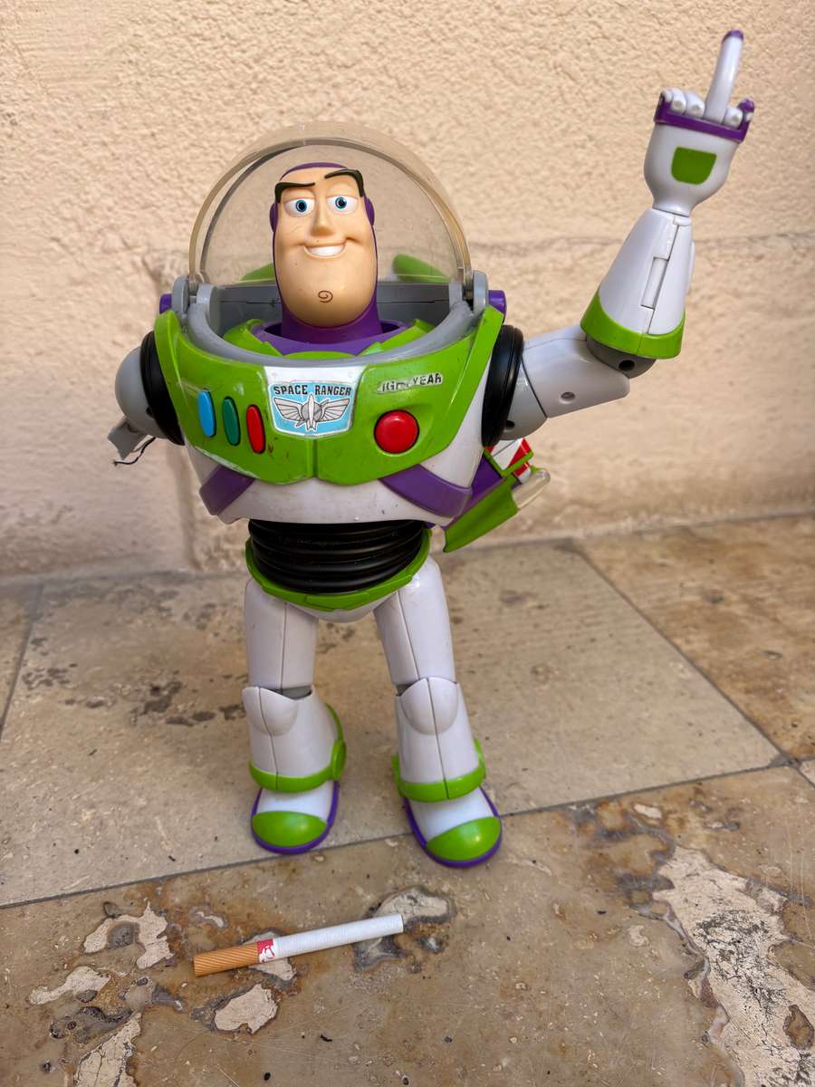 TOY STORY BUZZ LIGHTYEAR Vintage Figure space ranger talking figure 30cm