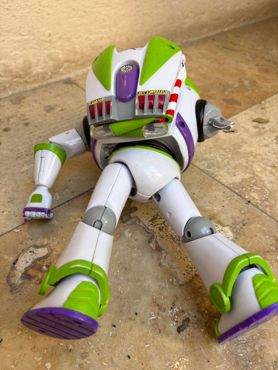 TOY STORY BUZZ LIGHTYEAR Vintage Figure space ranger talking figure 30cm
