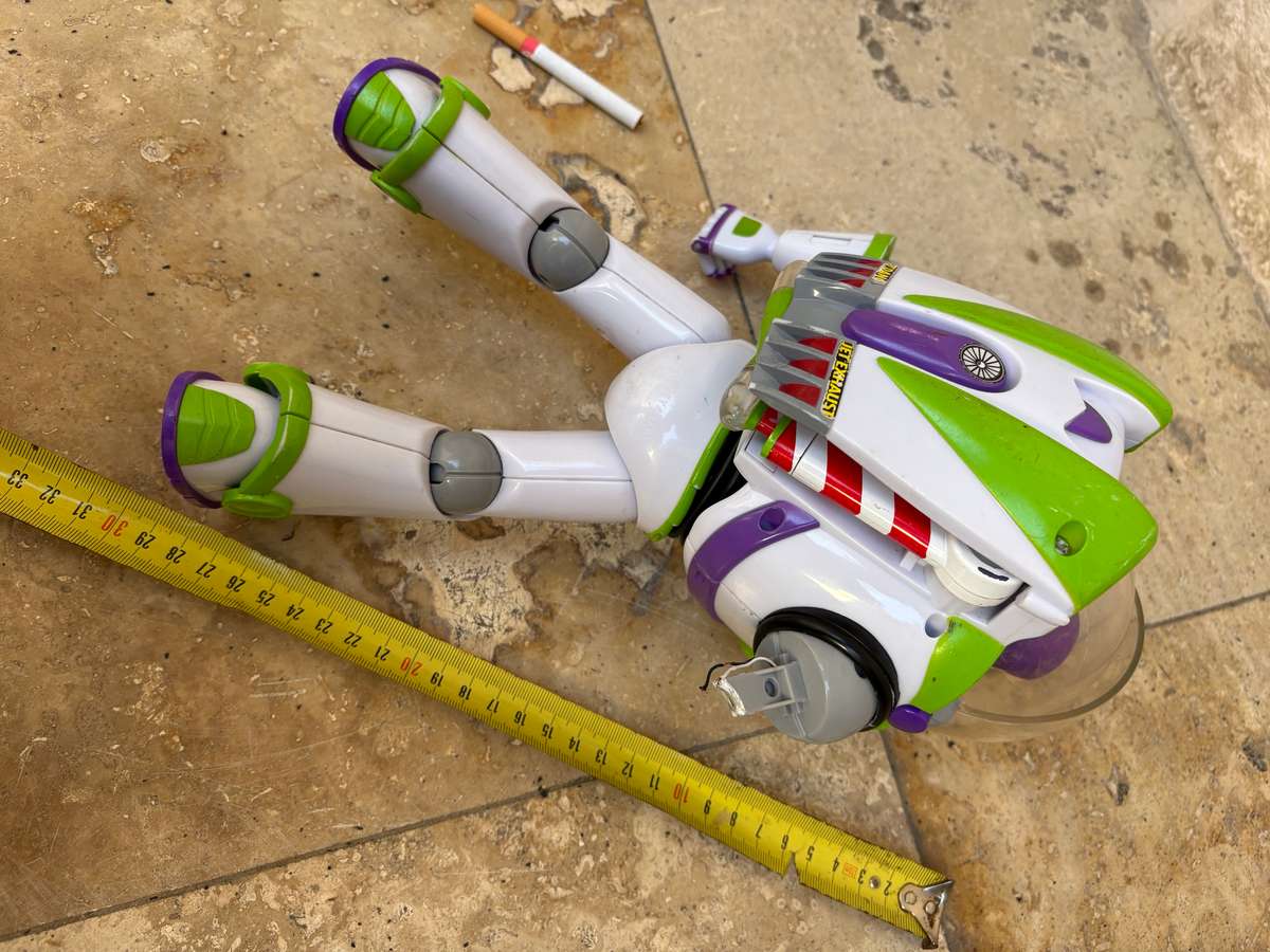 TOY STORY BUZZ LIGHTYEAR Vintage Figure space ranger talking figure 30cm