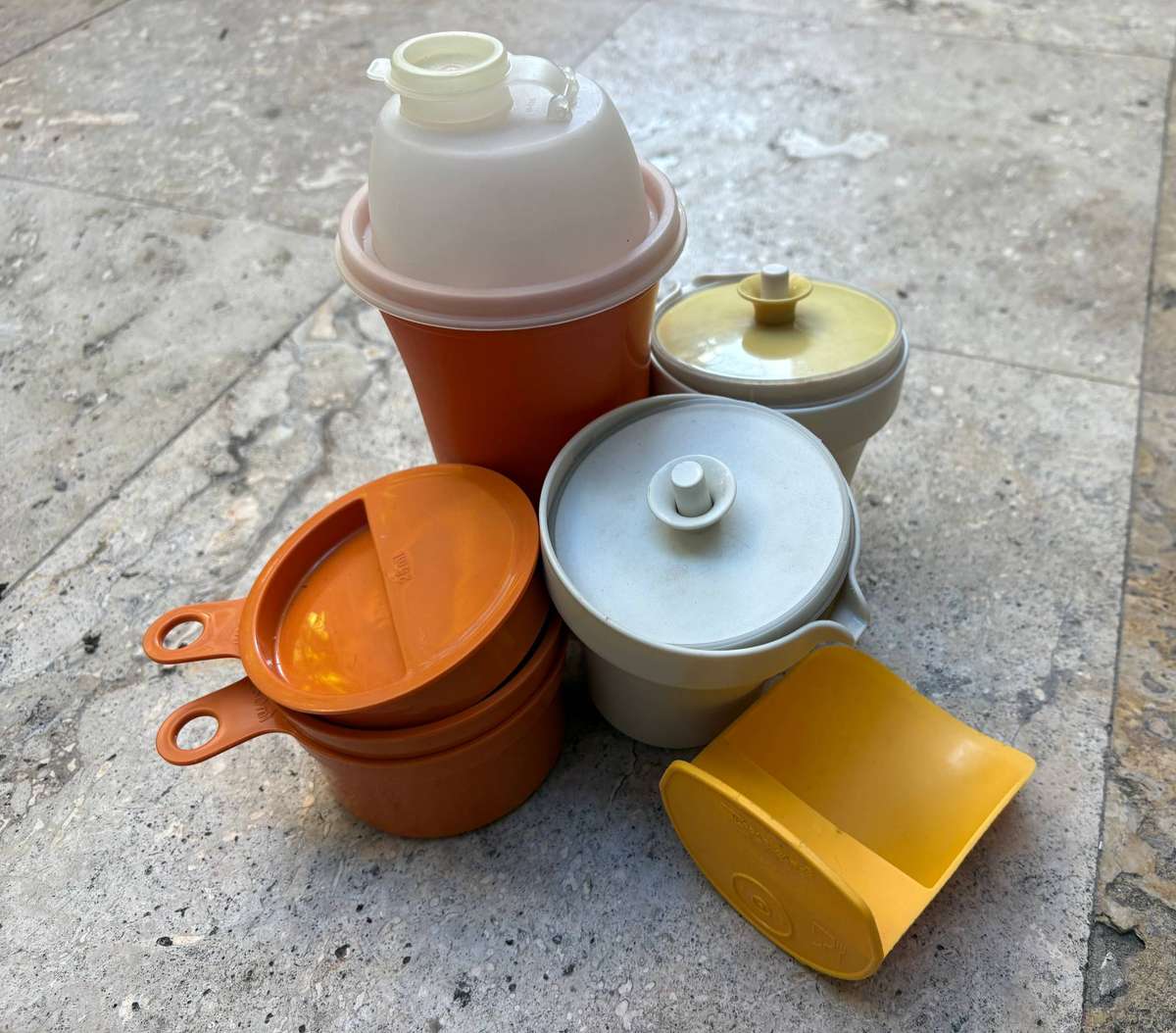 Tupperware lot of 5