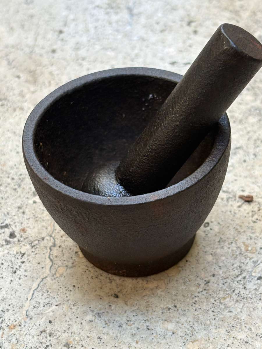 Vintage cast iron mortar and pestle no 7 small