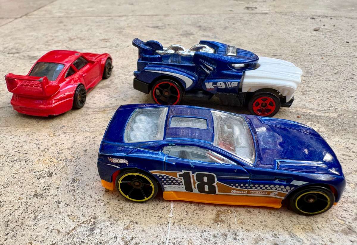 Hot wheels die cast car lot of 3