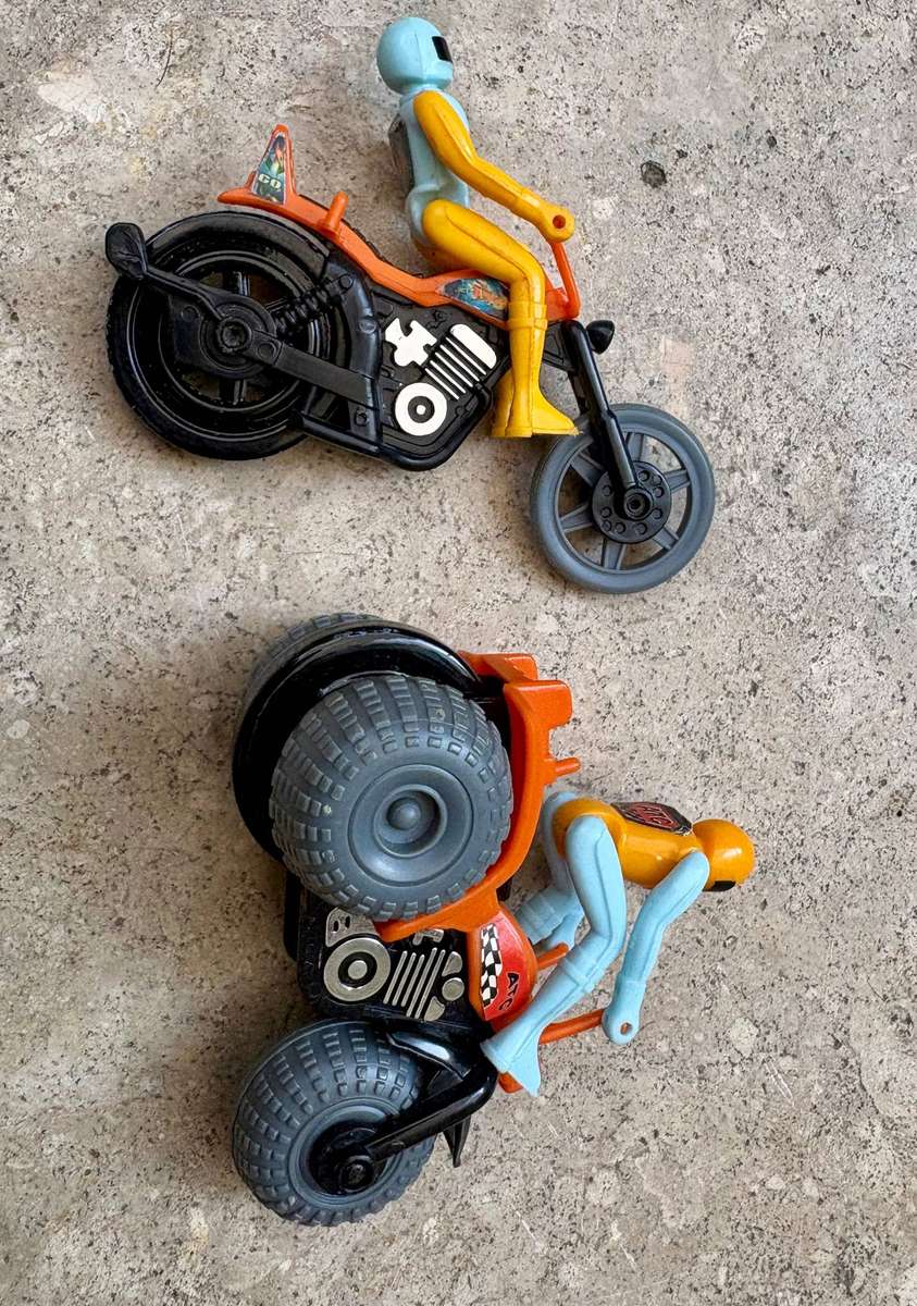 Vintage Tomy pop cycle pair with riders 1980