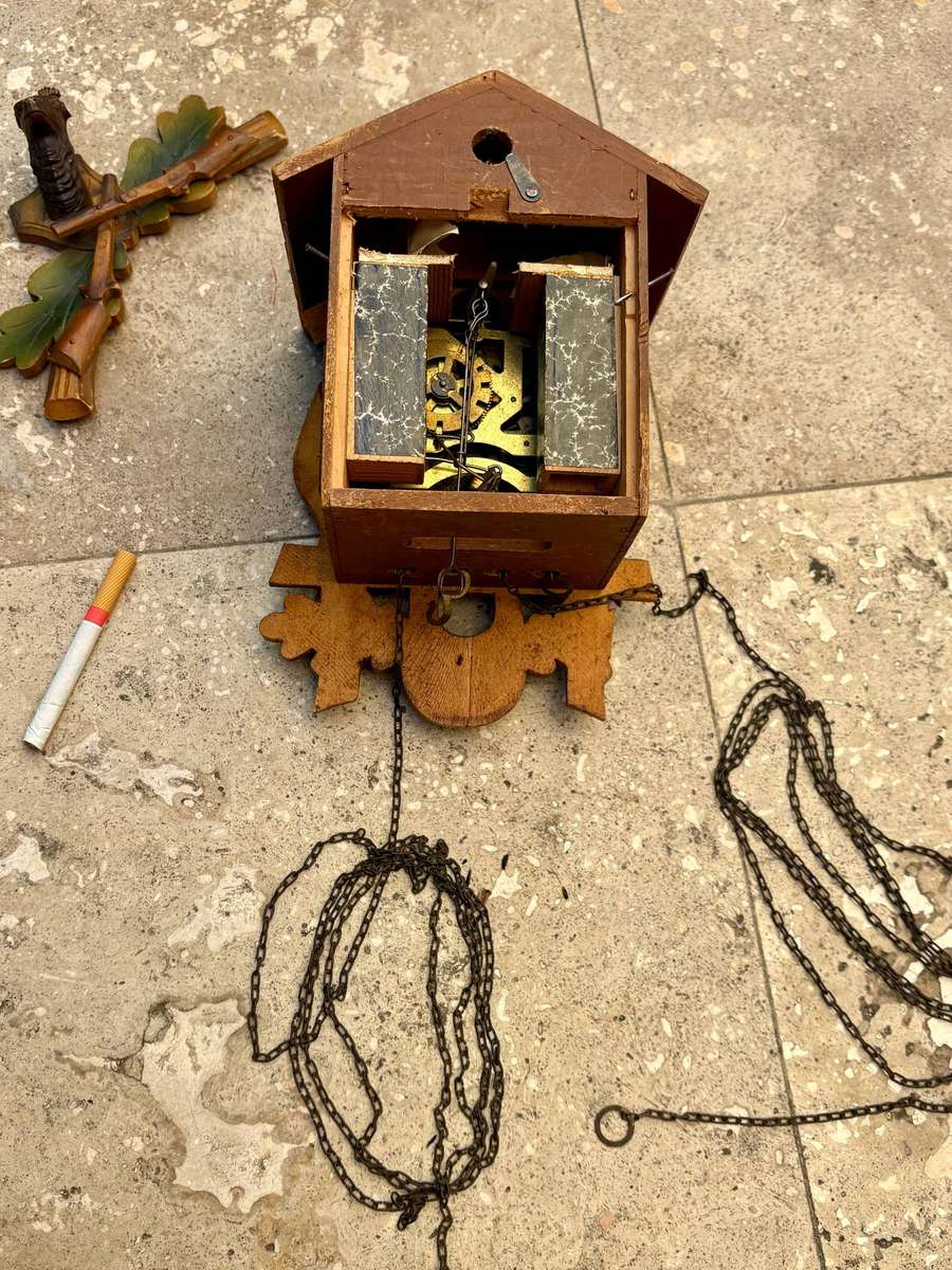 Vintage Cuckoo clock German Black Forest hunter tlc