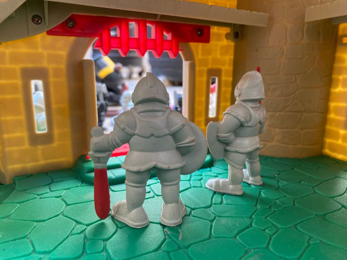 Vintage Redbox Medieval Castle play set 1995 with Accessories 12 characters