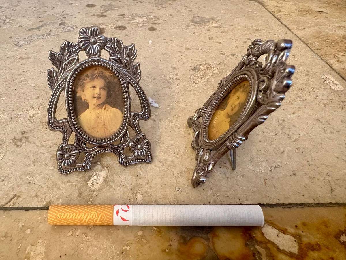 Vintage art nouveau pewter picture frame pair Taiwan