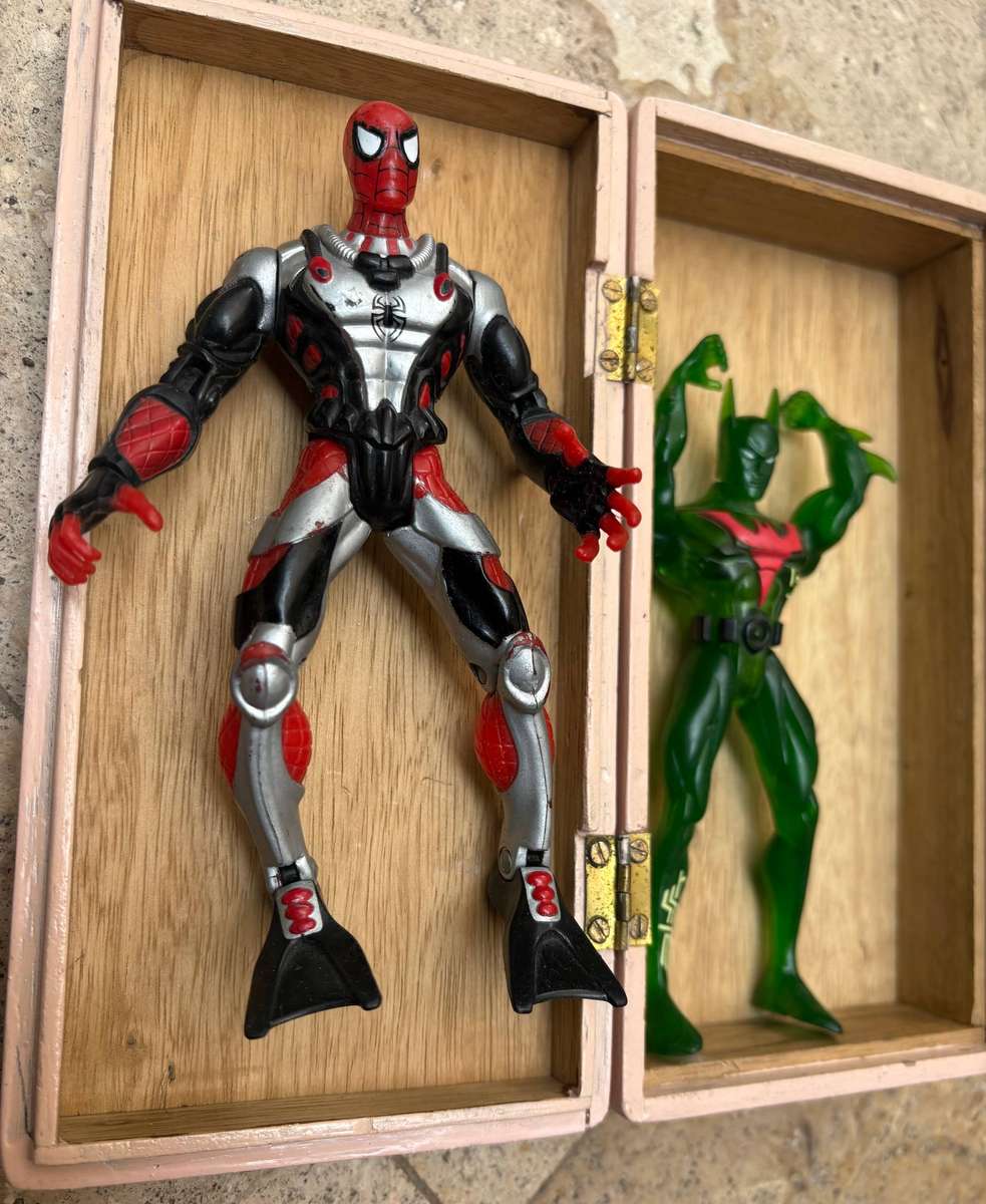 Vintage Batman Beyond DC & Marvel Spider-Man Sea Diver Action Figure pair