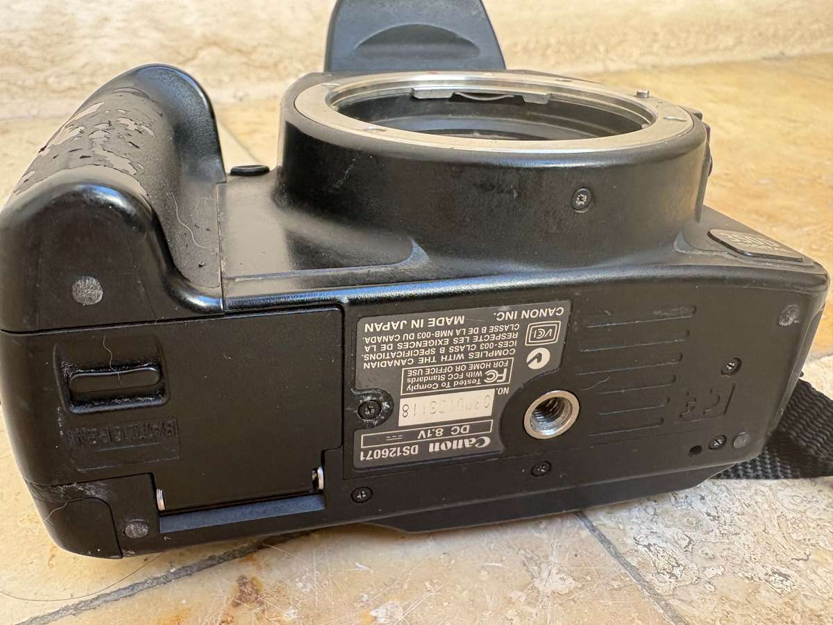 Canon 350D Digital Camera with memory card 16 GB