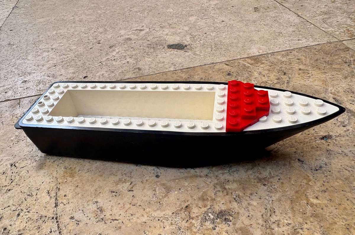 Vintage Lego boat hull riptide racer with boat building spare parts