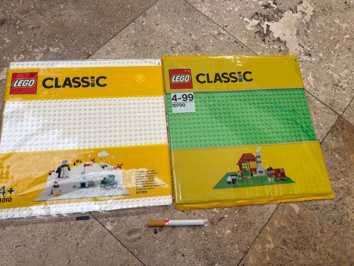 LEGO Classic Baseplate Pair of 2 Green and White - New Sealed Packaging