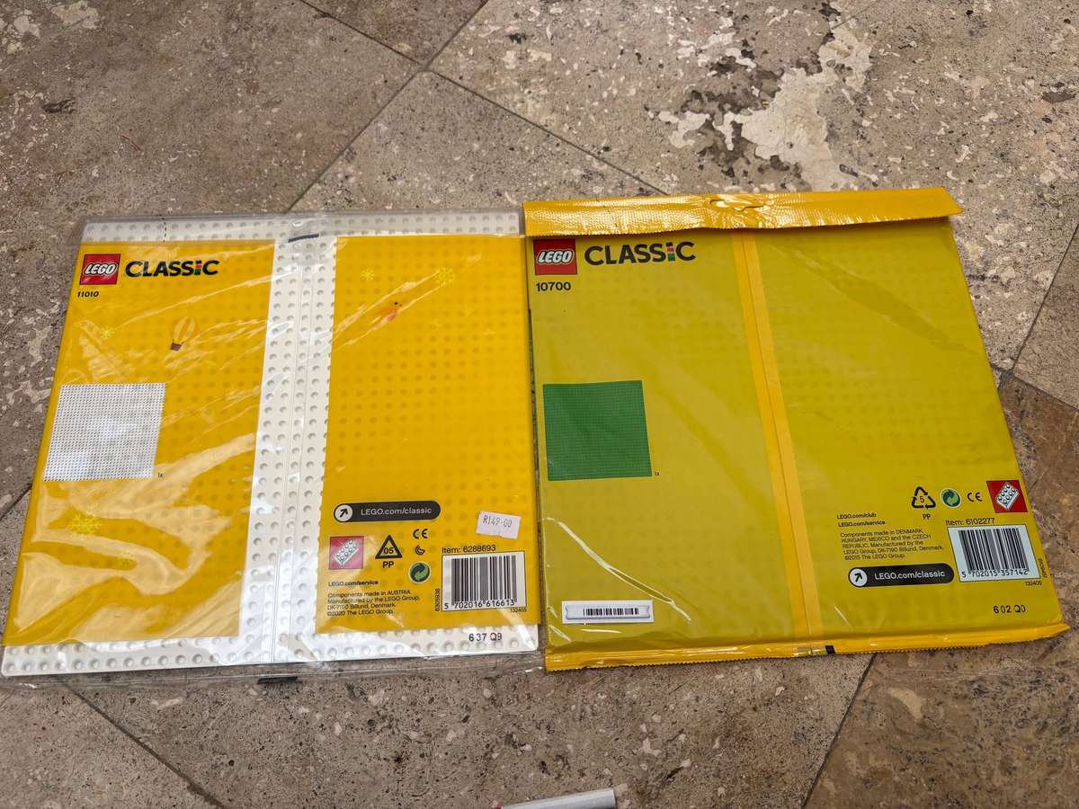 LEGO Classic Baseplate Pair of 2 Green and White - New Sealed Packaging