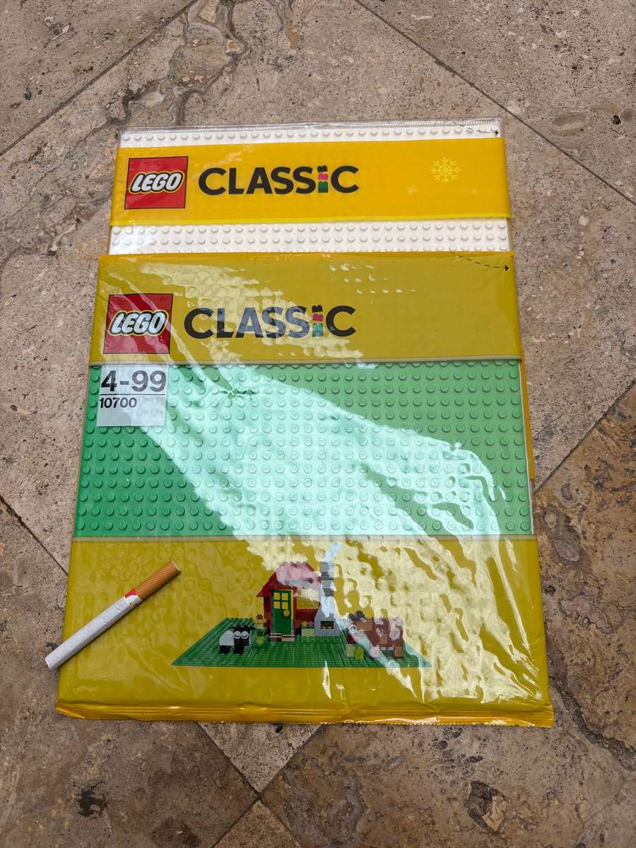 LEGO Classic Baseplate Pair of 2 Green and White - New Sealed Packaging