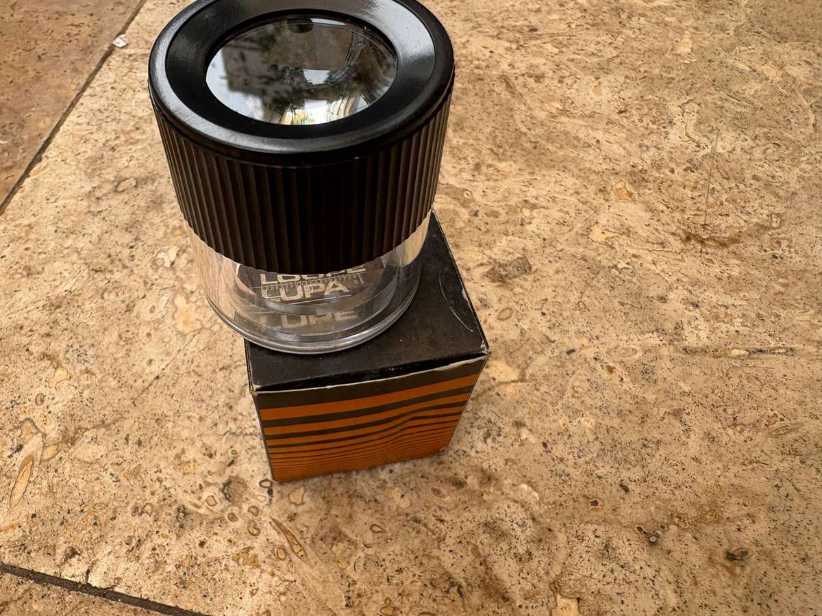 10x magnifier loupe with measure  2 cm