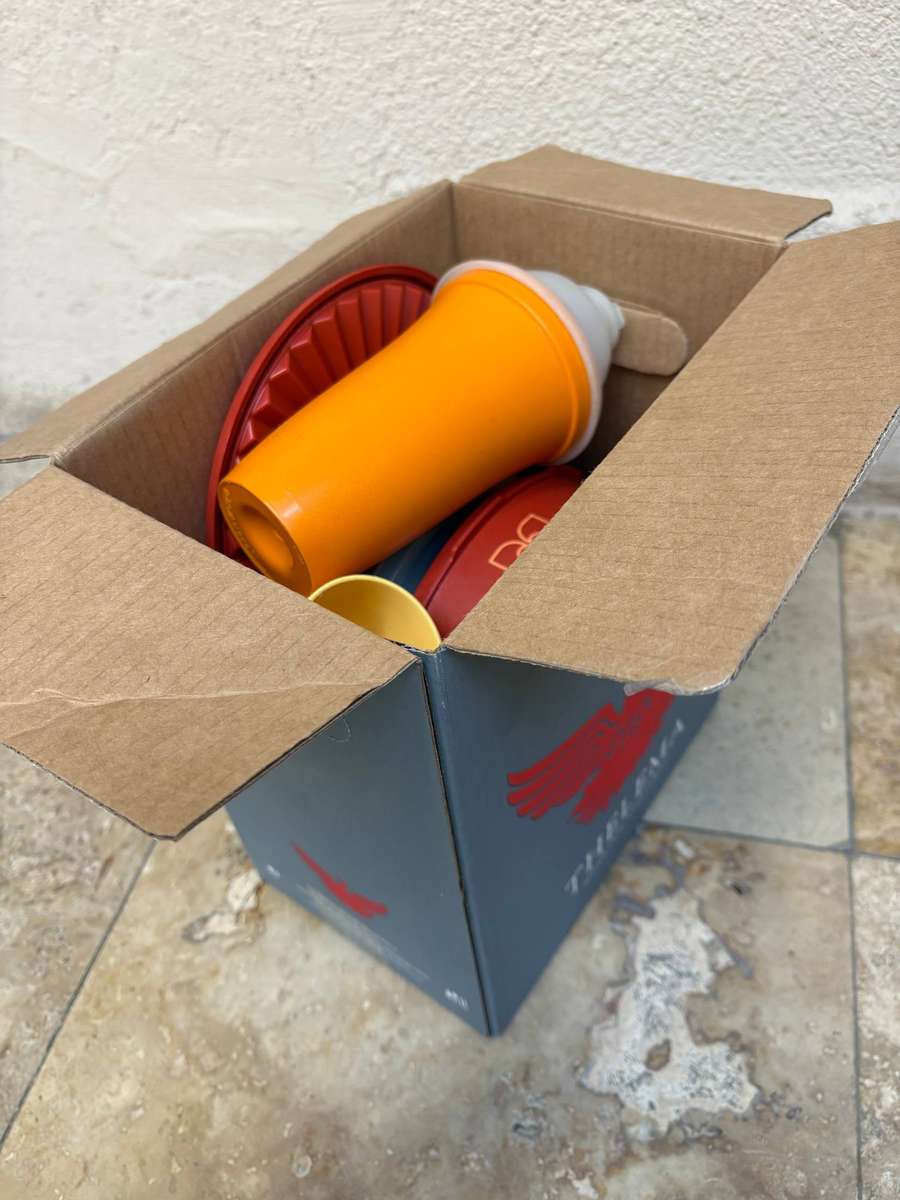 Tupperware lot of 5 plus 2 cups